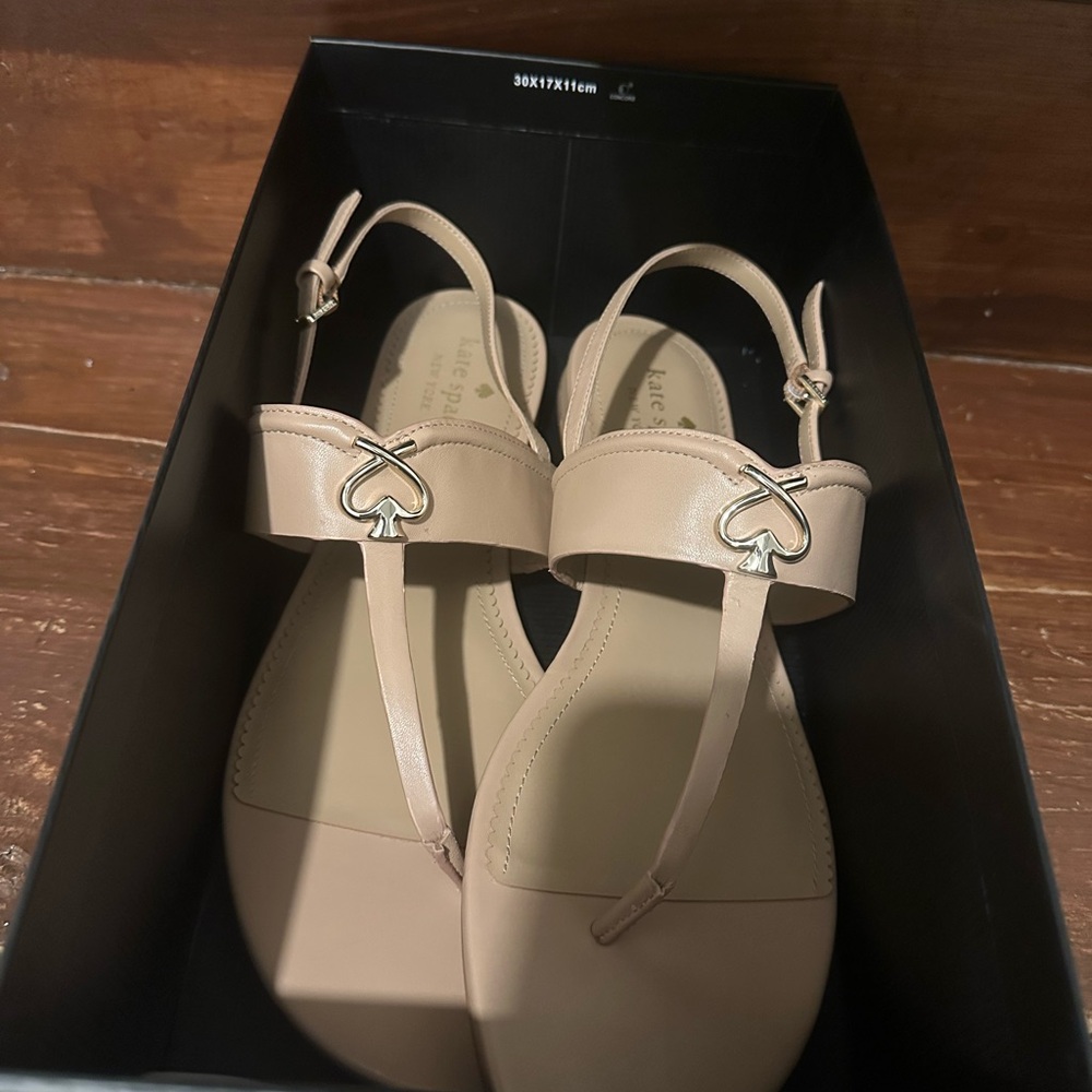 Kate Spade Beige T-strap Sandals with Spade Accent NIB Size 11